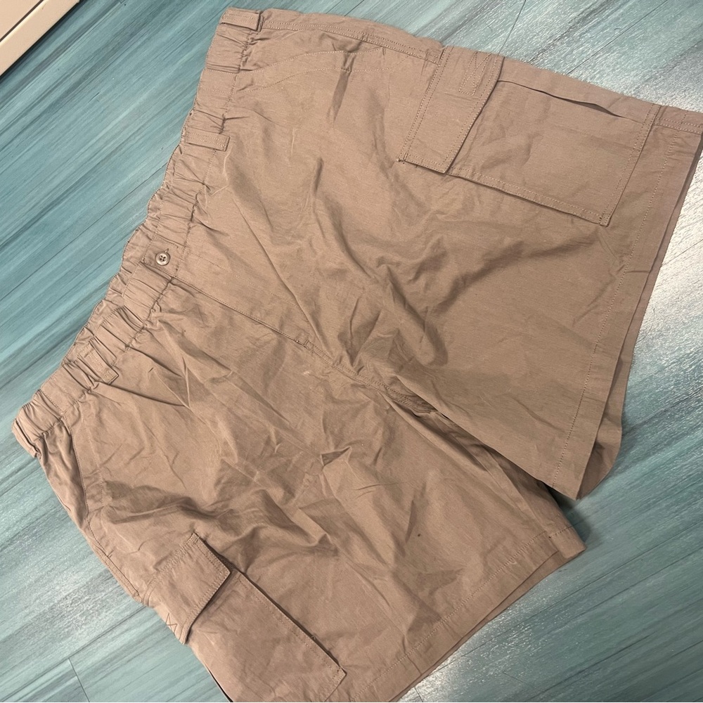 King size new light cargo shorts.  New gray 4xl size.